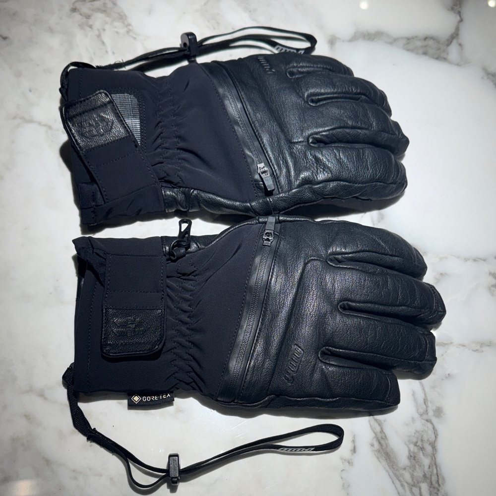 GORE-TEX Men's Black Leather Gloves